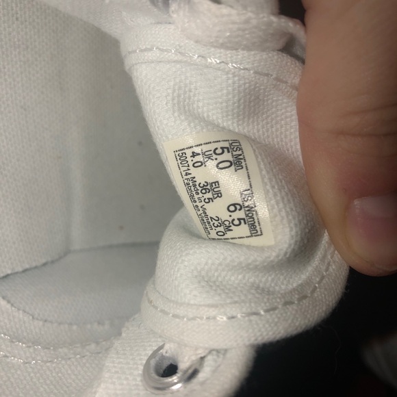 Vans - Picture 4 of 5